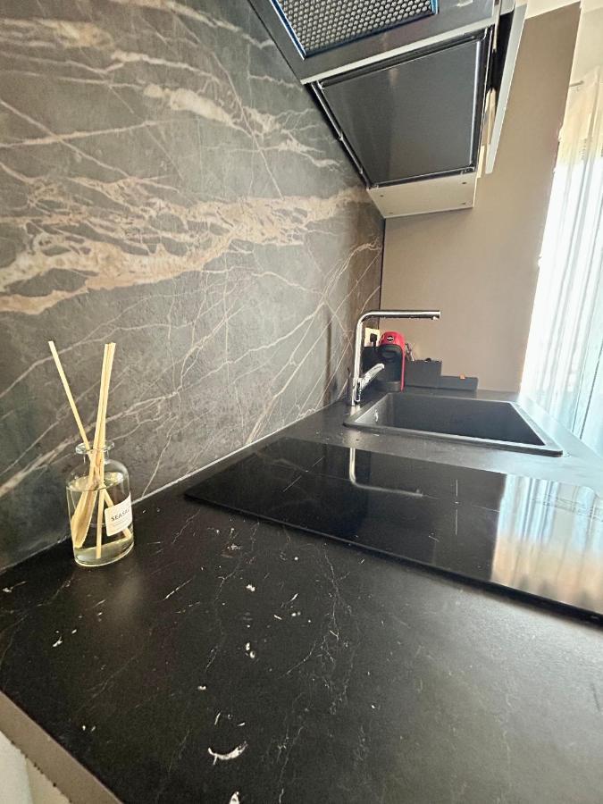 Design Home At Garda Lake Desenzano del Garda Bagian luar foto