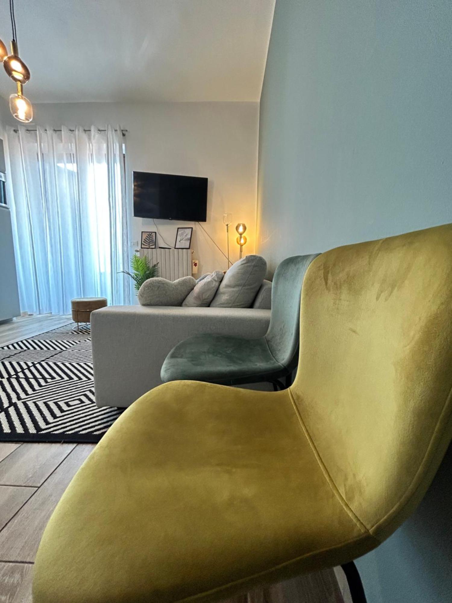 Design Home At Garda Lake Desenzano del Garda Bagian luar foto