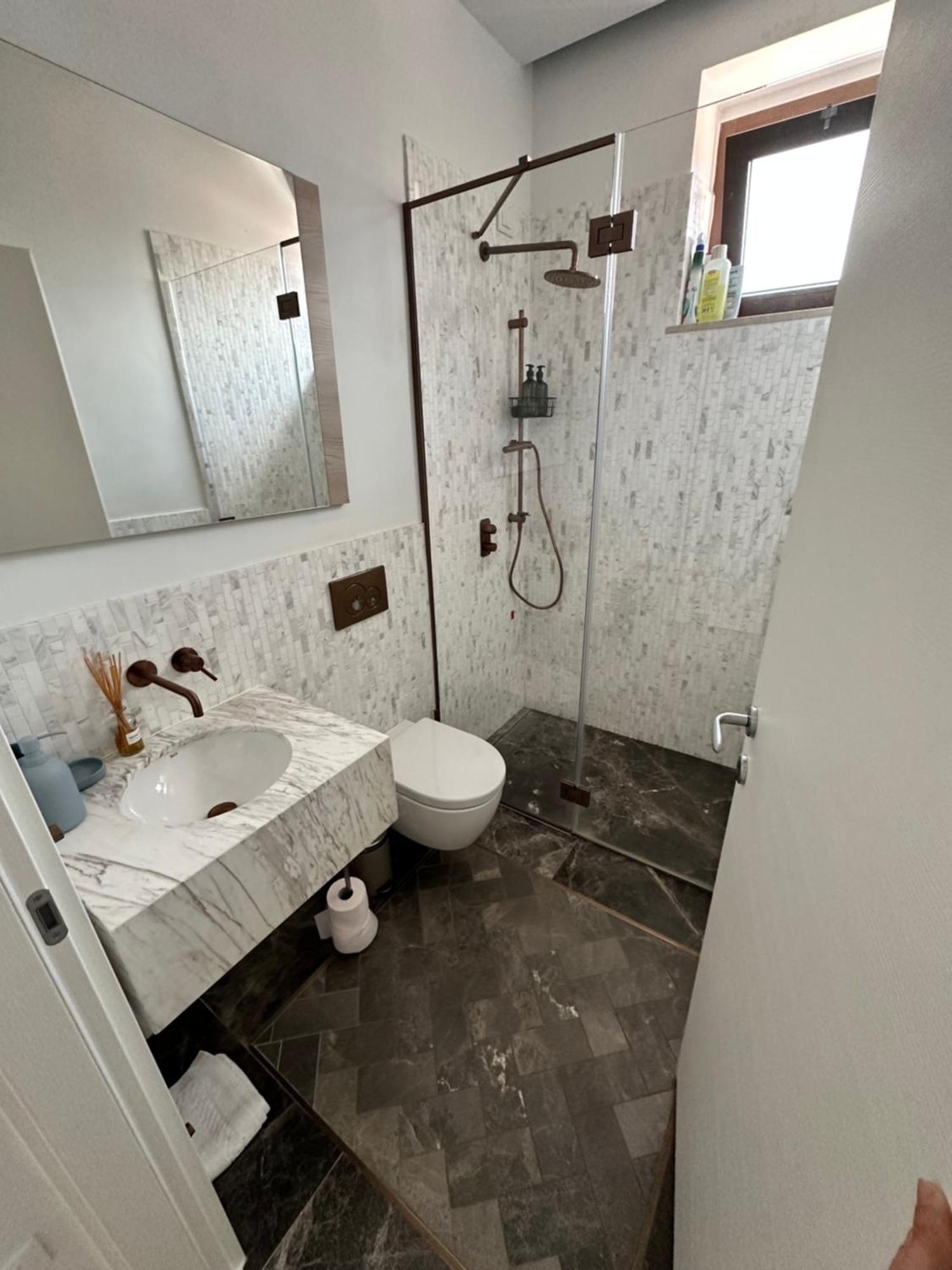 Design Home At Garda Lake Desenzano del Garda Bagian luar foto