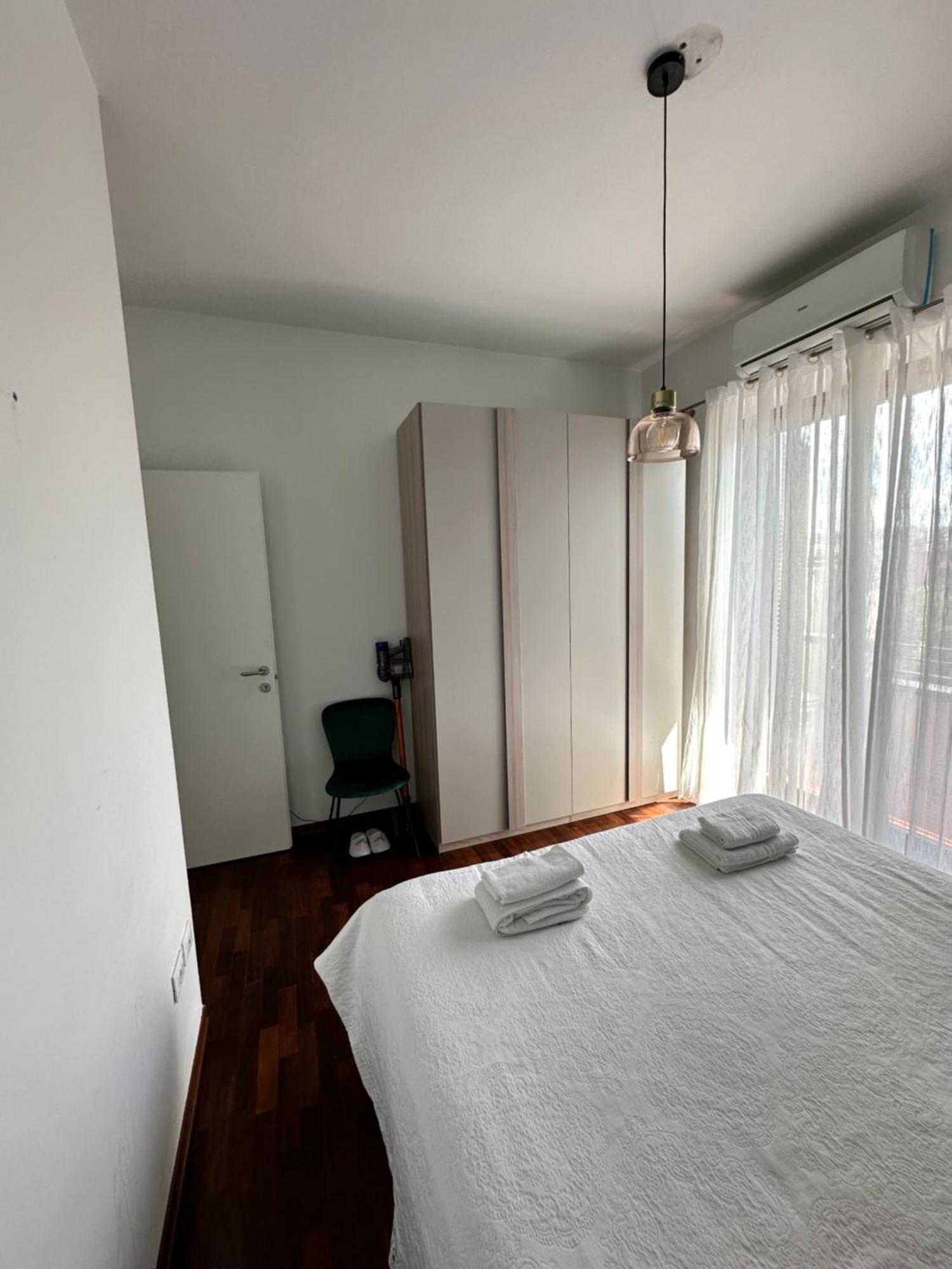 Design Home At Garda Lake Desenzano del Garda Bagian luar foto